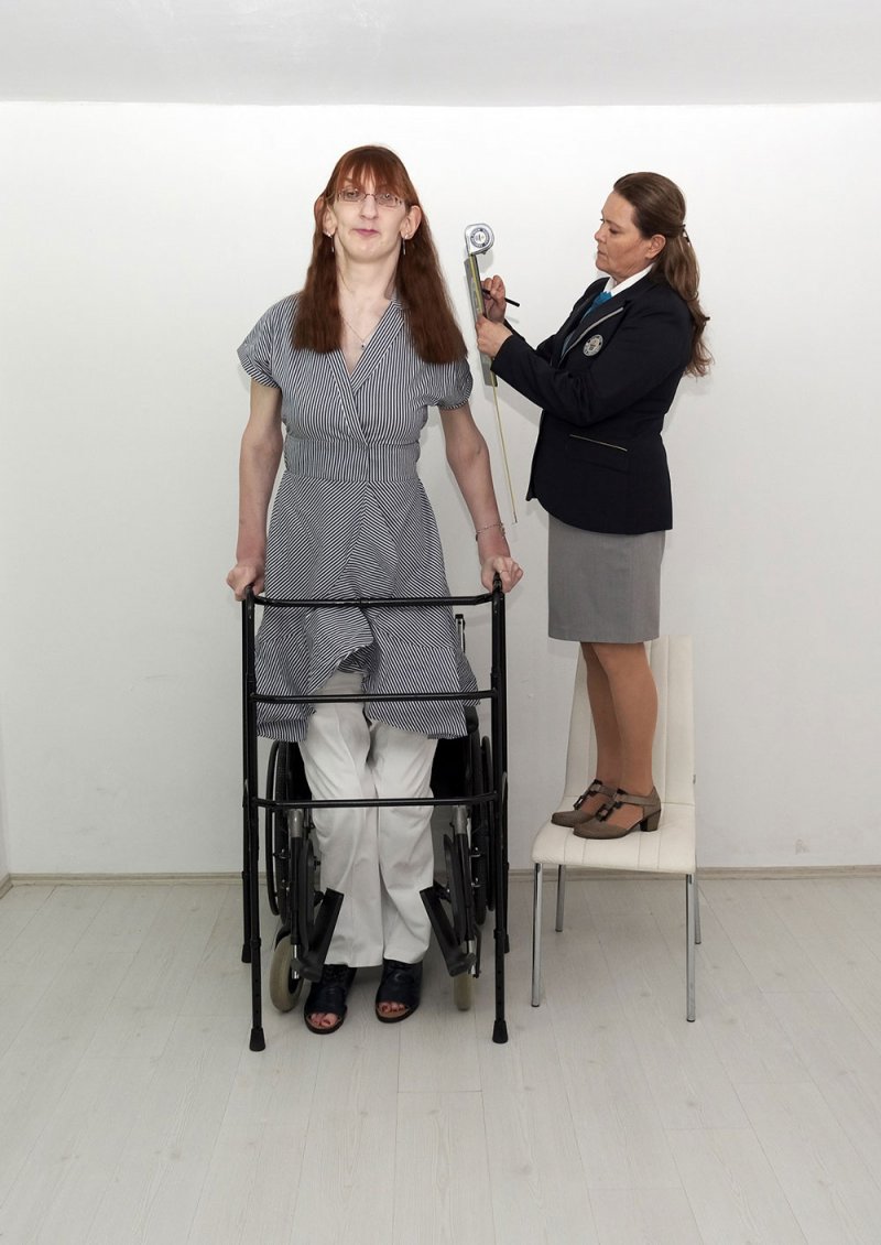 غينيس للأرقام القياسية توثق لقب أطول امرأة على قيد الحياة