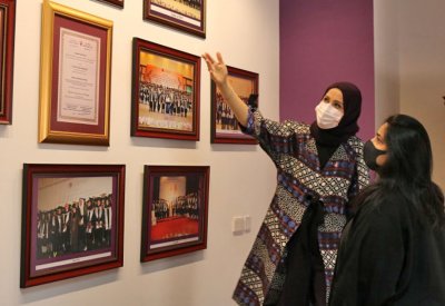 الأمين العام لمجلس التعليم العالي تزور الجامعة الملكية للبنات