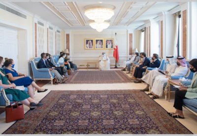 وزير الخارجية يستقبل وفدًا من موظفي الكونغرس الأمريكي