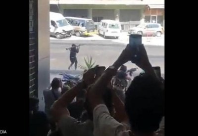 بالفيديو: لحظة استهداف مسلح في بيروت كان يستعد لإطلاق قذيفة