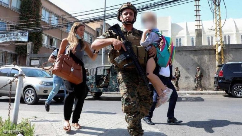 صور الأطفال المرعوبين ترسم صورة "قاتمة" لأحداث بيروت