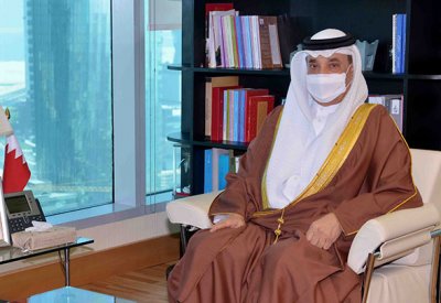 حميدان يبحث مع السفير الدوسري ابراز تجربة البحرين الرائدة في المجالات التنموية