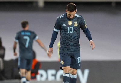 البرازيل تسحق أوروغواي والأرجنتين تفوز بصعوبة على بيرو