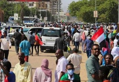 الخرطوم.. مسيرة تطالب بتشكيل حكومة كفاءات