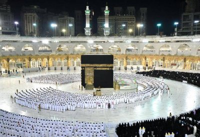 استوا.. اعتدلوا.. أول صلاة في الحرم المكي "دون تباعد"