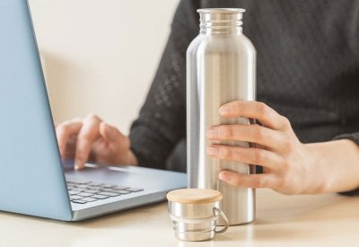 احذر.. هذا هو أسوأ مشروب يمكن تناوله بعد سن الـ50!