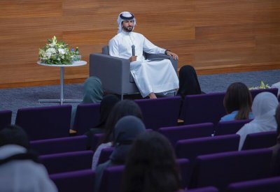 ناصر بن حمد: الجامعة الأمريكية لها دور بارز في العلم والمعرفة