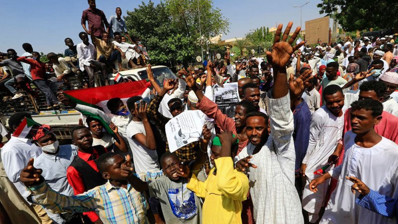 مظاهرات السودان تكشف تصدع الحكومة.. من ضد من؟!