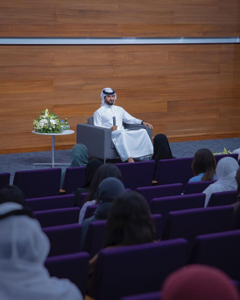ناصر بن حمد: الجامعة الأمريكية لها دور بارز في العلم والمعرفة