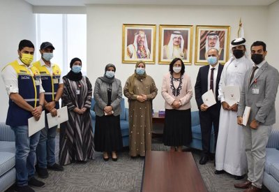 وزيرة الصحة تُكرم عدد من العاملين بإدارة الصحة العامة