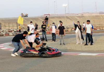 شغف الفورمولا واحد يجذب شباب السعودية لسباقهم التاريخي الأول