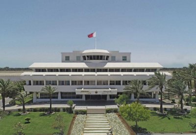 القبض على 3 آسيويين قاموا بصيد الروبيان بواسطة شباك الجر القاعية
