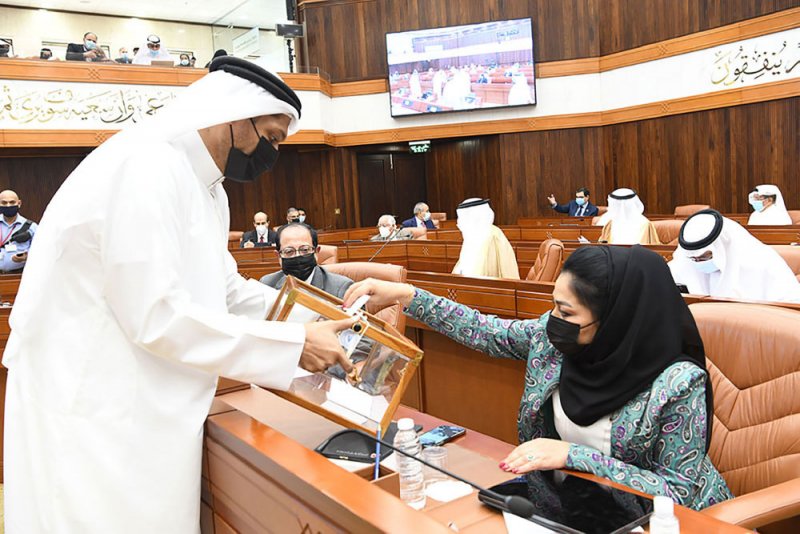 انتخابات “الشعبة البرلمانية” تكسر جمود تزكيات “الشورى”