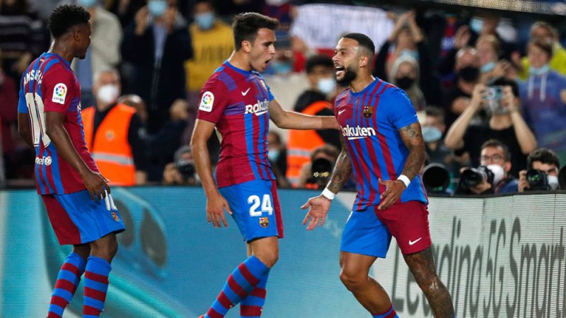 برشلونة يستعد للكلاسيكو بثلاثية فالنسيا
