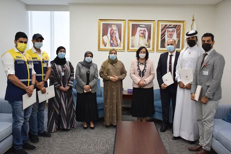 وزيرة الصحة تُكرم عدد من العاملين بإدارة الصحة العامة