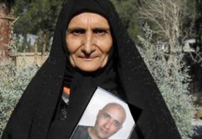 والدة أحد ضحايا التعذيب في إيران لبايدن: لا تدعم النظام