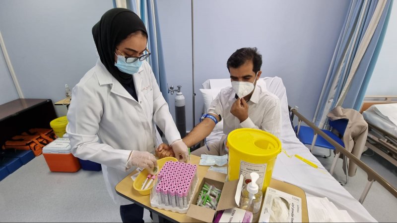 جامعة البحرين تقدم 116 عينة مختبرية لبنك الجينوم الحيوي