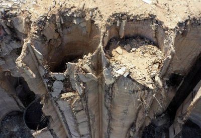 المحقق بانفجار مرفأ بيروت يطلب استدعاء وزيرين سابقين
