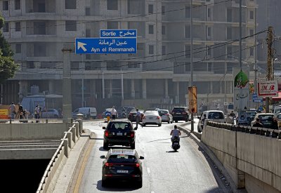 لبنان يحدد سعراً جديداً للبنزين ويرفع الدعم عملياً عن استيراده