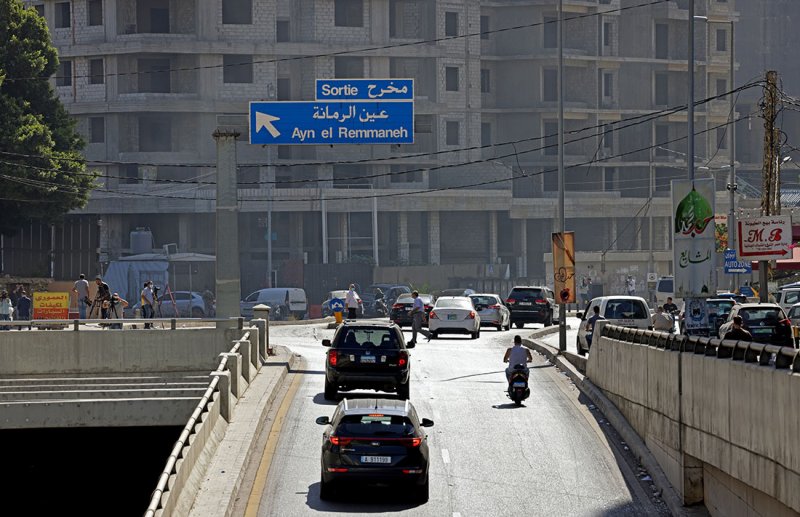 لبنان يحدد سعراً جديداً للبنزين ويرفع الدعم عملياً عن استيراده