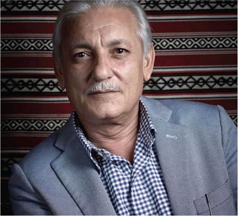 عبدالعزيز عبدالحميد يصمم شعار يوم المسرح البحريني