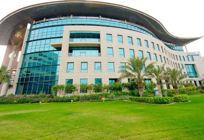 “الأهلي المتحد” يطلق خدمة “Apple Pay” لعملائه