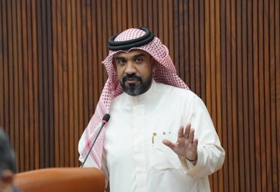 الدوسري يتقدم بسؤال نيابي لوزير التربية عن عدد الطلبة البحرينيين في المدارس الحكومية والخاصة