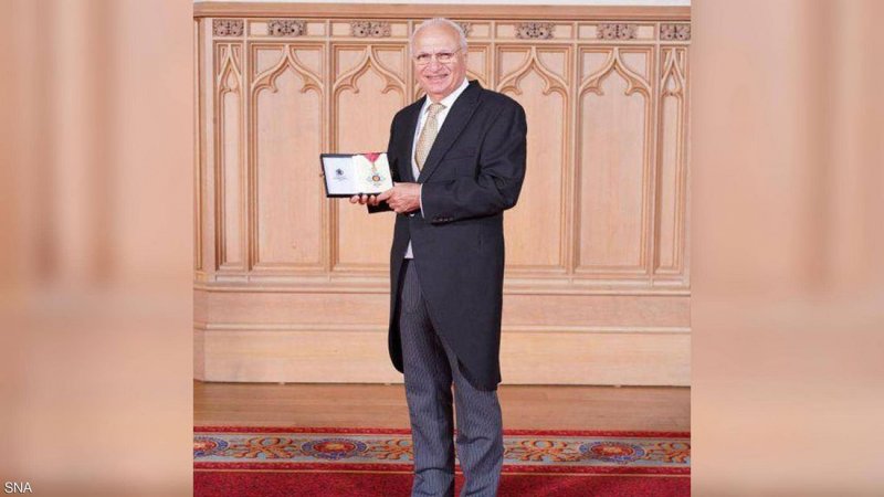 من هو الطبيب العراقي صاحب وسام الامبراطورية البريطانية؟