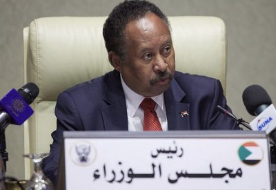 رئيس حكومة السودان في مكان مجهول.. داعياً للتظاهر