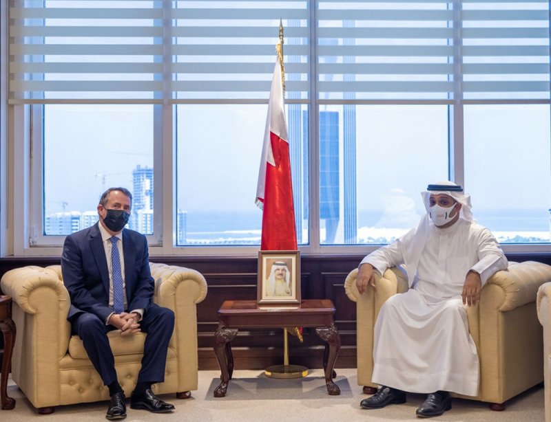 معالي وزير المالية والاقتصاد الوطني يستقبل سعادة الدكتور ليام فوكس عضو البرلمان البريطاني