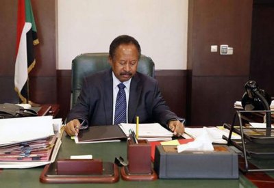 مريم المهدي: رئيس حكومة السودان وأعضاؤها في مكان غير معلوم