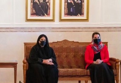 الأمين العام لمجلس التعليم العالي تلتقي بمساعدة رئيس جامعة السلطان قابوس للتعاون الدولي