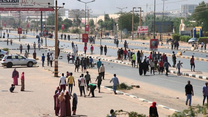 المبعوث الأممي بالسودان: بحثت والبرهان استعادة الشراكة
