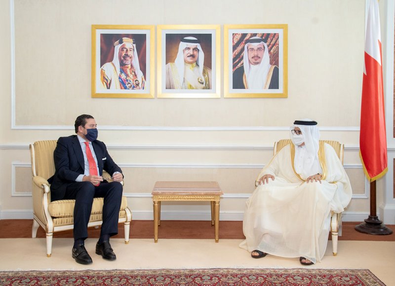 وزير الخارجية يستقبل سفير مملكة اسبانيا لدى البحرين والمقيم في دولة الكويت