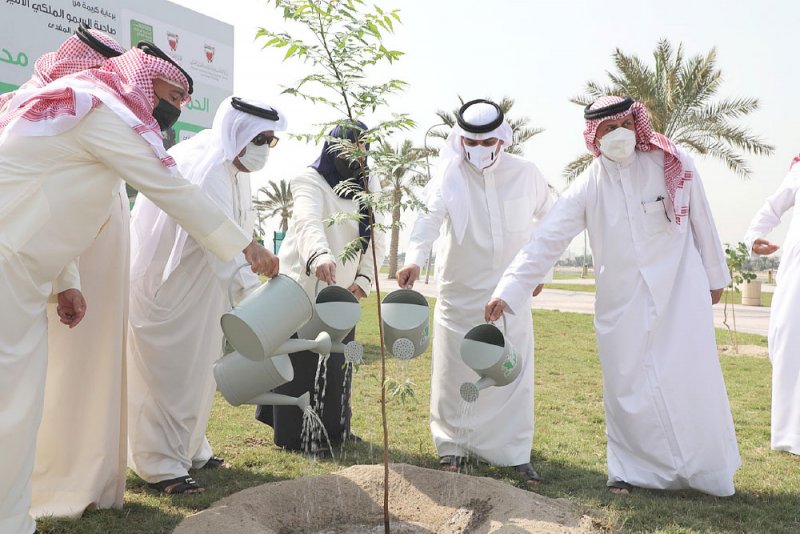 “زين” و ”بتلكو” تدعمان تشجير ممشى الاستقلال وعراد