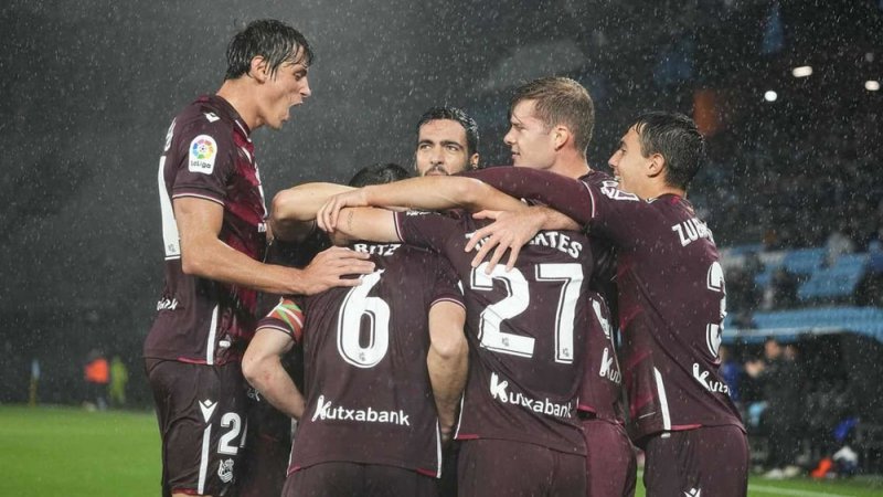 صراع مفتوح على الدوري بعد تعثرات الريال وبرشلونة