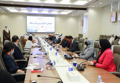استعراض أولويات المرحلة القادمة وما تضمنته من برامج تستهدف تحقيق النمو الاقتصادي والاستقرار المالي
