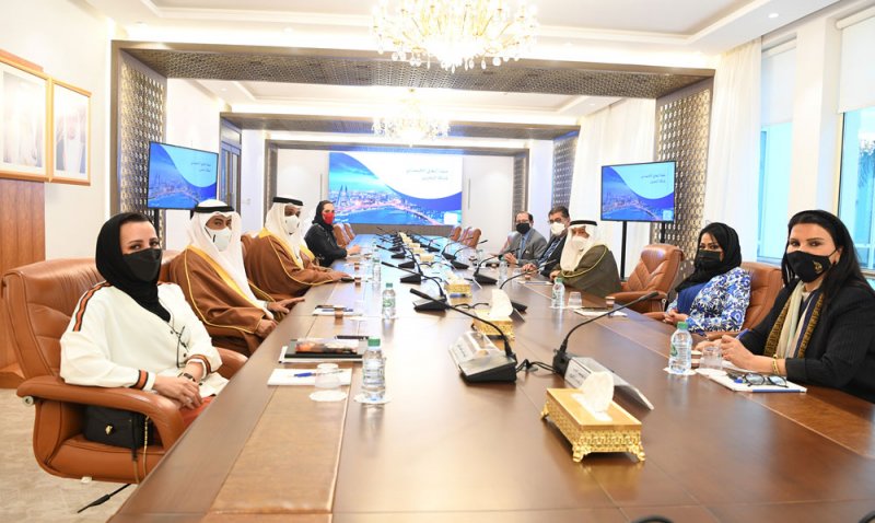 الصالح يشيد بالمبادرات الحكومية المتعددة لضمان تعافي الاقتصاد الوطني واستدامة الاستقرار المالي لمملكة البحرين