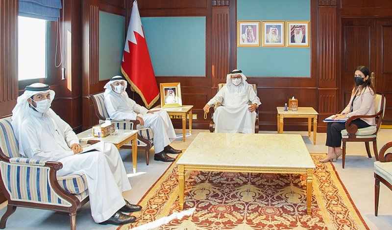 وزير الخارجية يستقبل وزير الصناعة