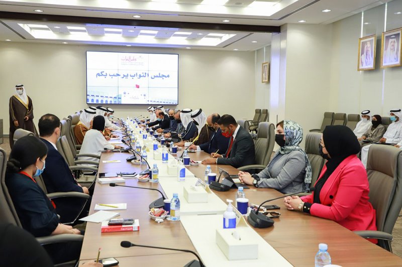 استعراض أولويات المرحلة القادمة وما تضمنته من برامج تستهدف تحقيق النمو الاقتصادي والاستقرار المالي