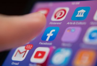 أبل تتسبب في خسارة منصات التواصل الاجتماعي نحو 10 مليارات دولار