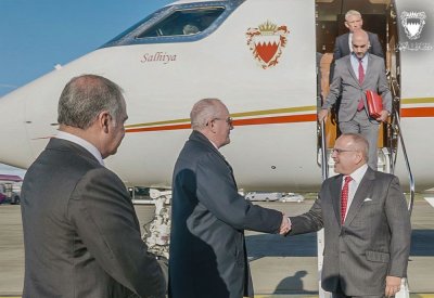 سمو ولي العهد رئيس مجلس الوزراء يصل المملكة المتحدة لترؤس وفد مملكة البحرين في مؤتمر (COP26)
