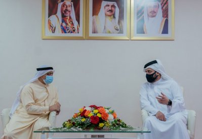 خالد بن حمد يزور ناديي المعامير والنويدرات