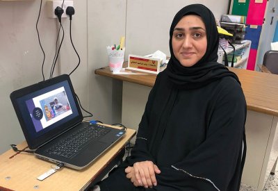 المعلمة زينب الحايكي تؤهل 27 باحثة صغيرة