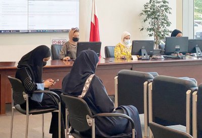 "المناقصات" يفتح مظاريف 73 عطاءً لعدد 15 مناقصة مطروحة من سبع جهات متصرفة