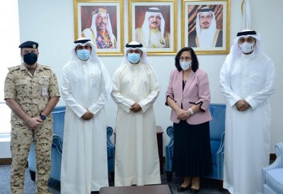وزيرة الصحة تتسلم دروع التكريم لجائزة سمو الشيخ عيسى بن علي آل خليفة للعمل التطوعي
