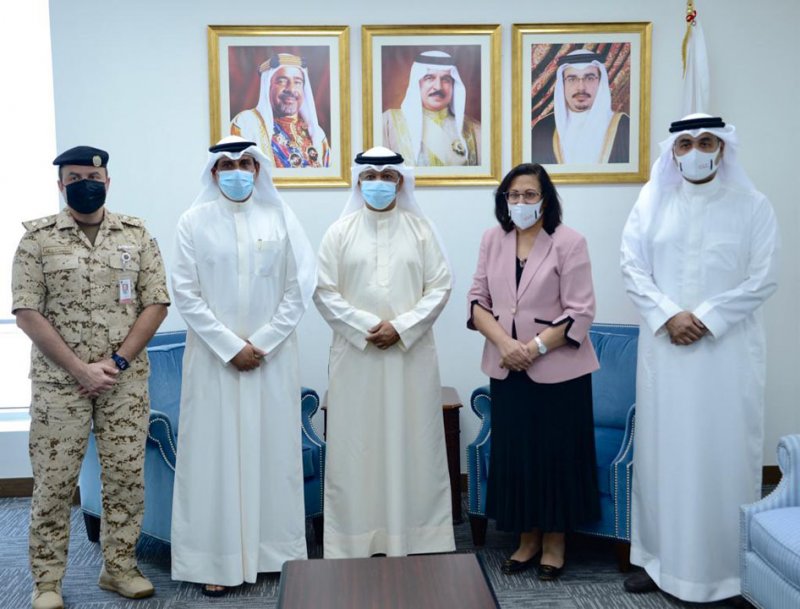 وزيرة الصحة تتسلم دروع التكريم لجائزة سمو الشيخ عيسى بن علي آل خليفة للعمل التطوعي