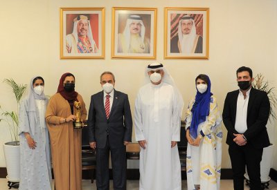 خلف يستقبل "فريق قسمي الاتصال وتقنية المعلومات" بمناسبه حصولهم على جائزة التميز الالكتروني