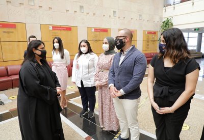 الأمين العام لمجلس التعليم العالي تزور جامعة البحرين الطبية