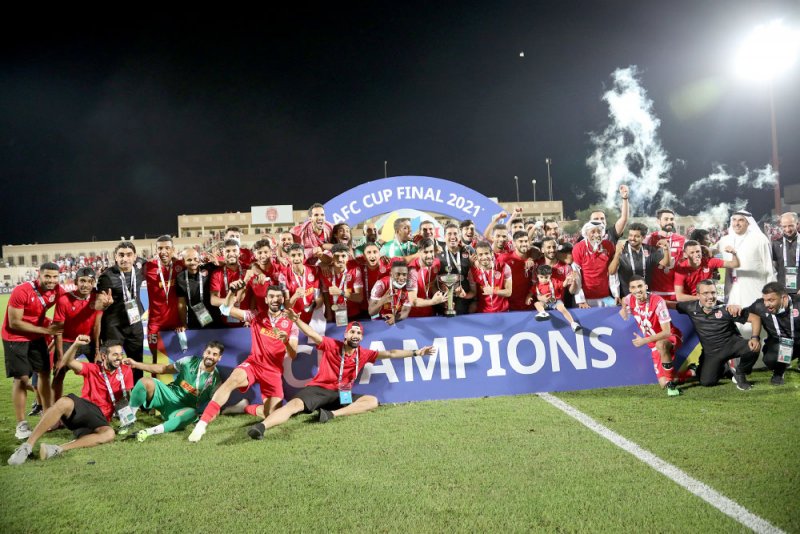 فرحة أبطال الكأس الآسيوي بعدسة “البلاد سبورت”